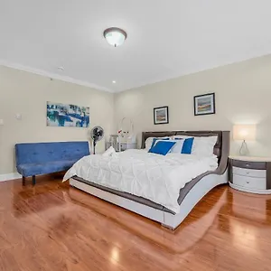 Luxurious Getaway In Vancouver-private With Attached Bathroom Pensión Vancouver